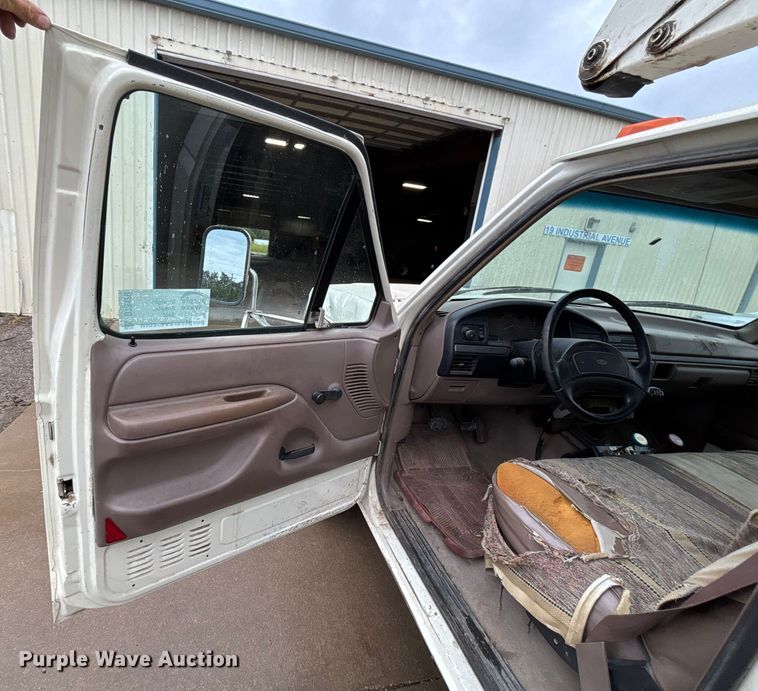 image for item DT3420 1995 Ford F450 Super Duty bucket truck