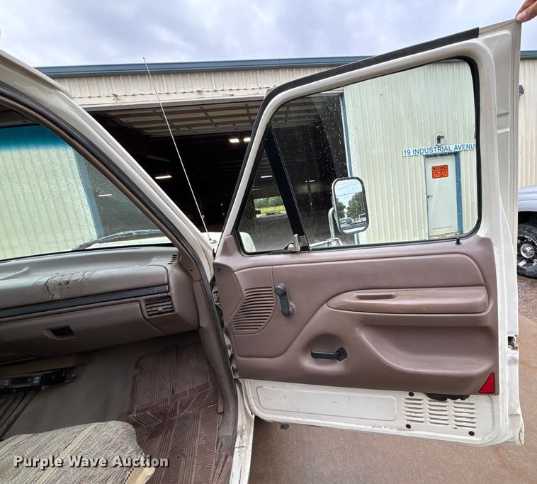 image for item DT3420 1995 Ford F450 Super Duty bucket truck