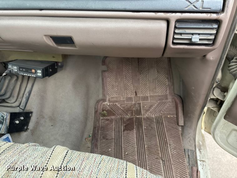 image for item DT3420 1995 Ford F450 Super Duty bucket truck