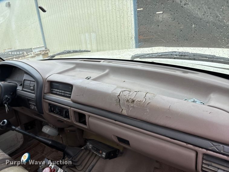 image for item DT3420 1995 Ford F450 Super Duty bucket truck