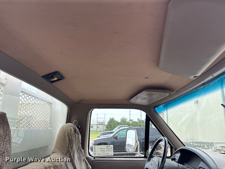 image for item DT3420 1995 Ford F450 Super Duty bucket truck