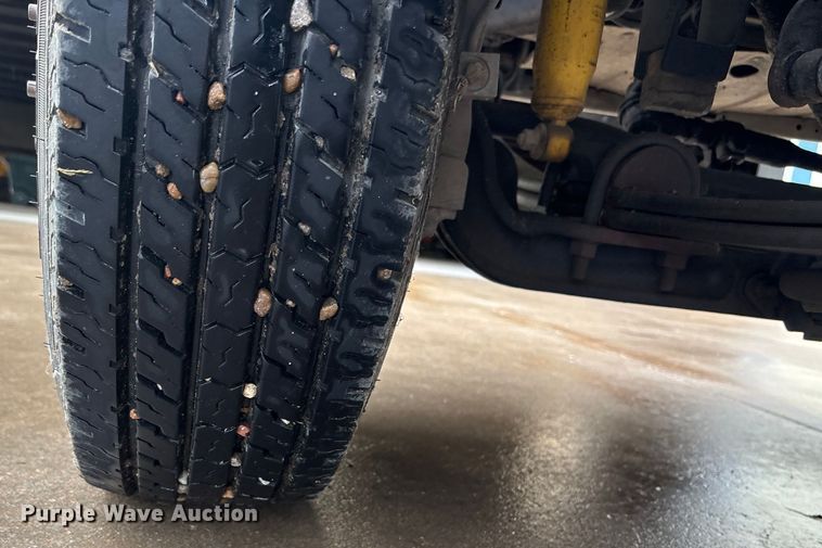 image for item DT3420 1995 Ford F450 Super Duty bucket truck