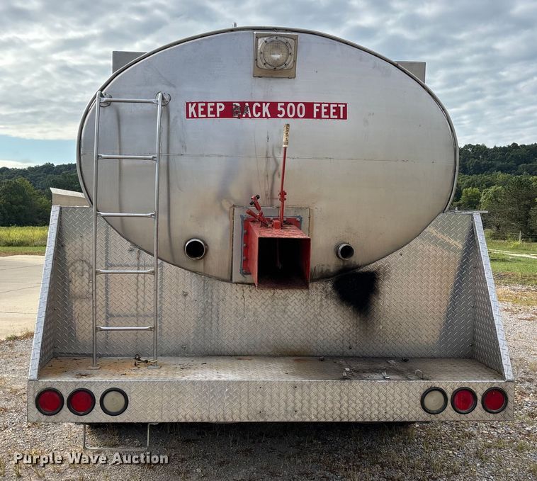 image for item DU1273 1993 GMC Top Kick C6500 tank truck