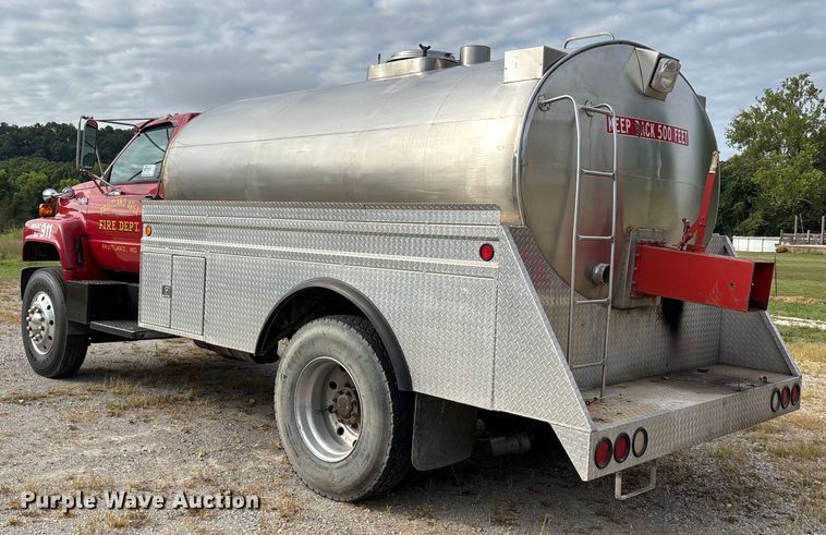 image for item DU1273 1993 GMC Top Kick C6500 tank truck