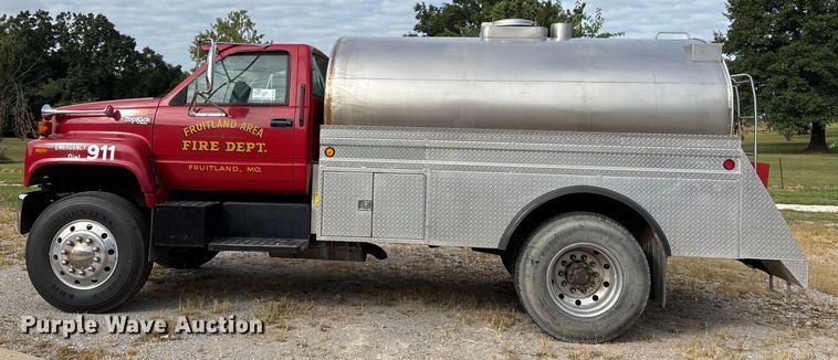 image for item DU1273 1993 GMC Top Kick C6500 tank truck