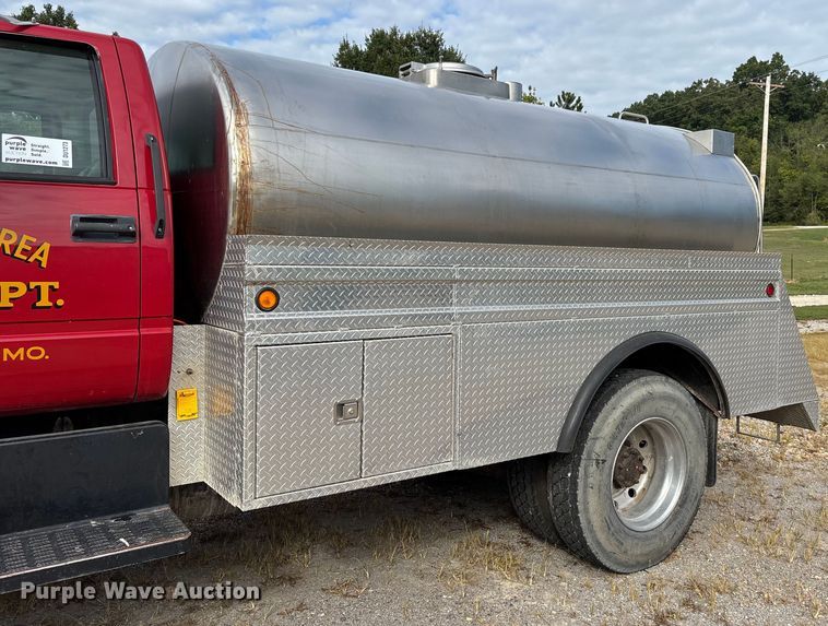 image for item DU1273 1993 GMC Top Kick C6500 tank truck