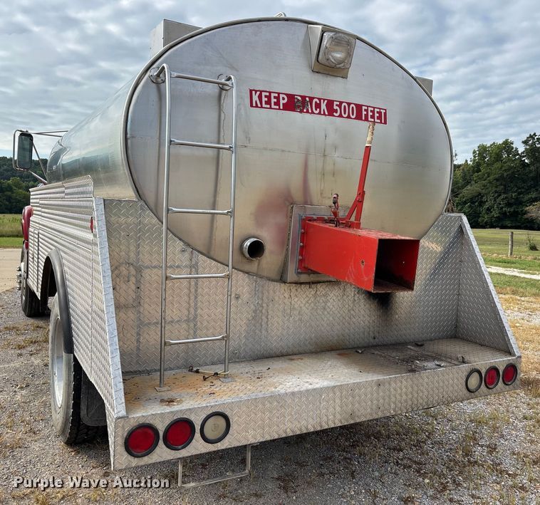 image for item DU1273 1993 GMC Top Kick C6500 tank truck