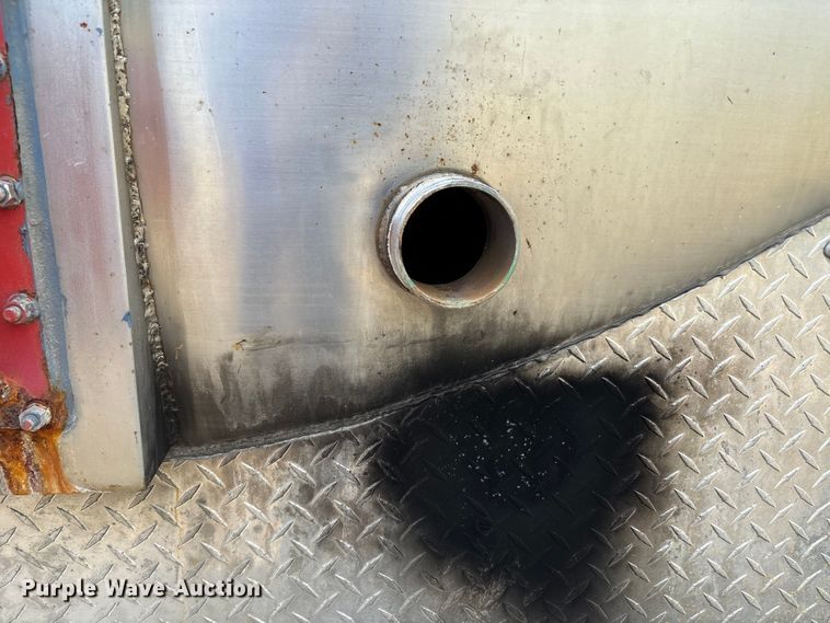 image for item DU1273 1993 GMC Top Kick C6500 tank truck