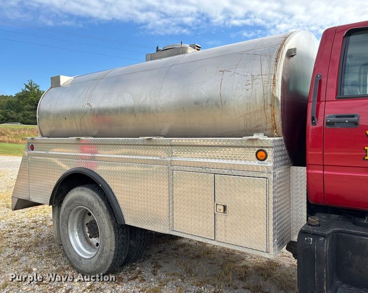 image for item DU1273 1993 GMC Top Kick C6500 tank truck