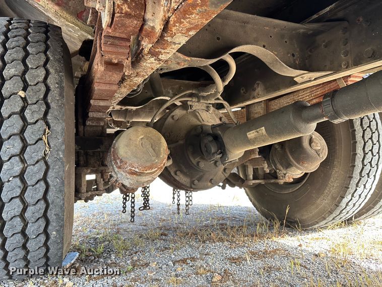 image for item DU1273 1993 GMC Top Kick C6500 tank truck