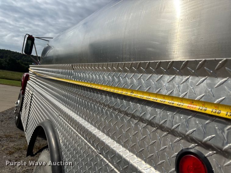 image for item DU1273 1993 GMC Top Kick C6500 tank truck