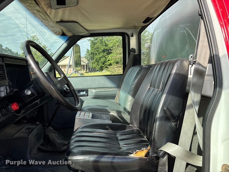 image for item DU1273 1993 GMC Top Kick C6500 tank truck