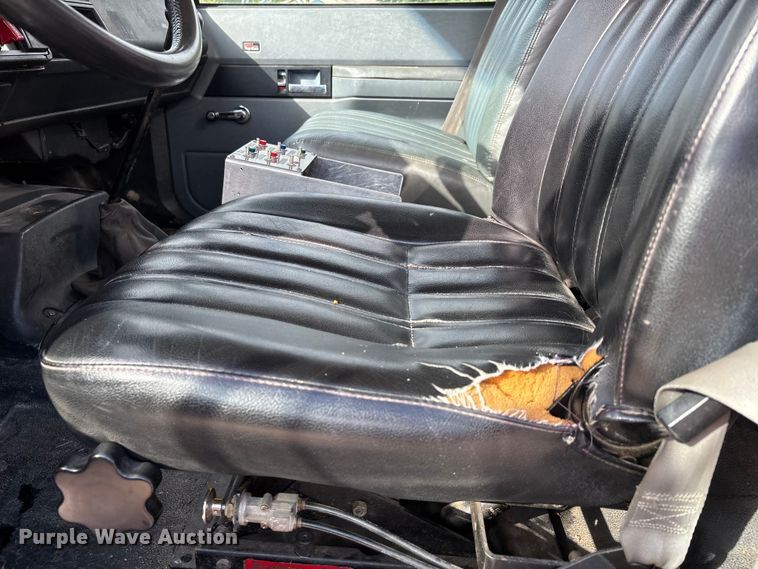 image for item DU1273 1993 GMC Top Kick C6500 tank truck