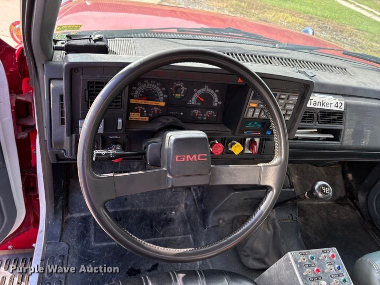 image for item DU1273 1993 GMC Top Kick C6500 tank truck