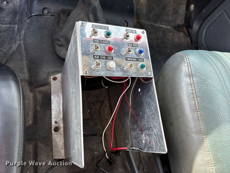 image for item DU1273 1993 GMC Top Kick C6500 tank truck