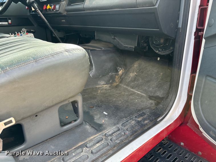 image for item DU1273 1993 GMC Top Kick C6500 tank truck