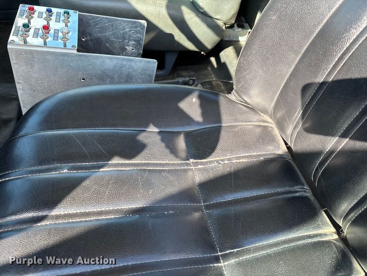 image for item DU1273 1993 GMC Top Kick C6500 tank truck