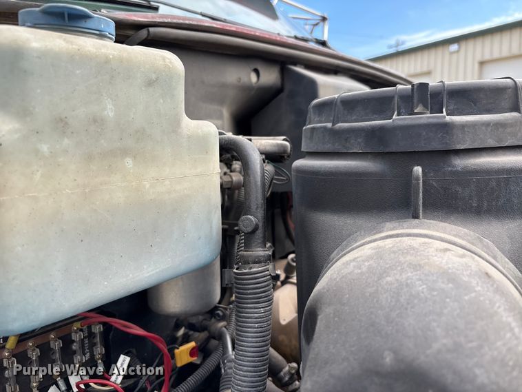 image for item DU1273 1993 GMC Top Kick C6500 tank truck