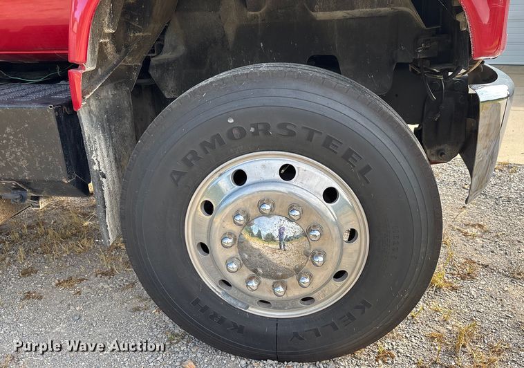 image for item DU1273 1993 GMC Top Kick C6500 tank truck