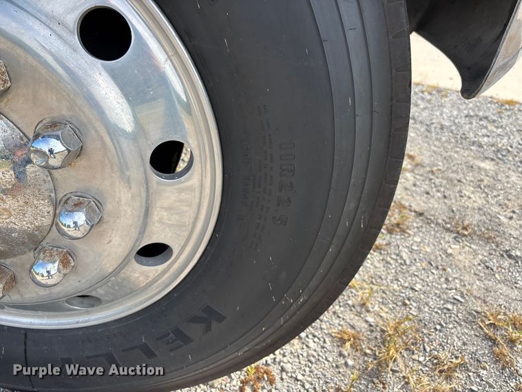 image for item DU1273 1993 GMC Top Kick C6500 tank truck