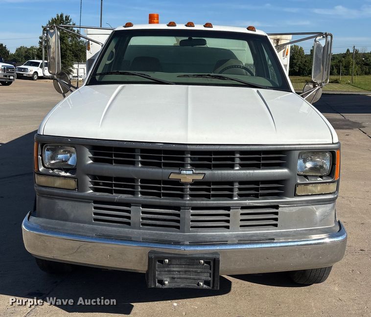 image for item DU1276 2000 Chevrolet C3500 utility bed pickup truck