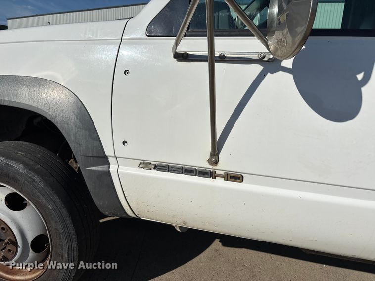 image for item DU1276 2000 Chevrolet C3500 utility bed pickup truck