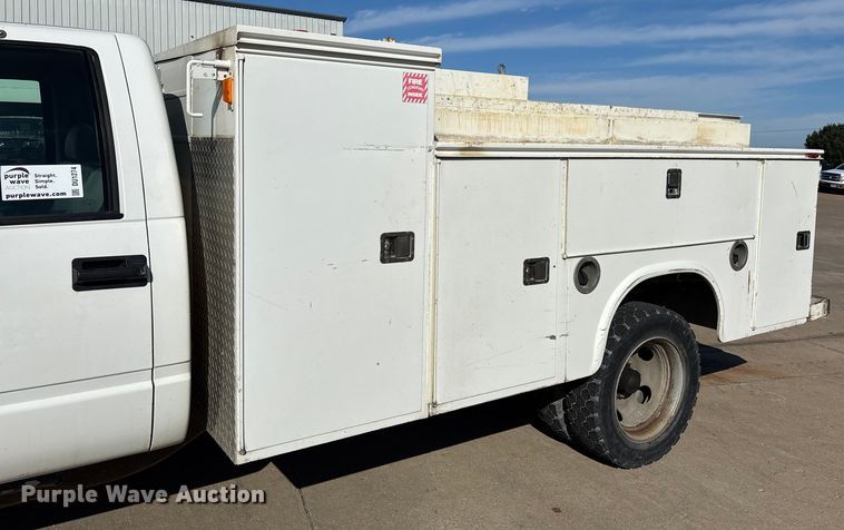 image for item DU1276 2000 Chevrolet C3500 utility bed pickup truck