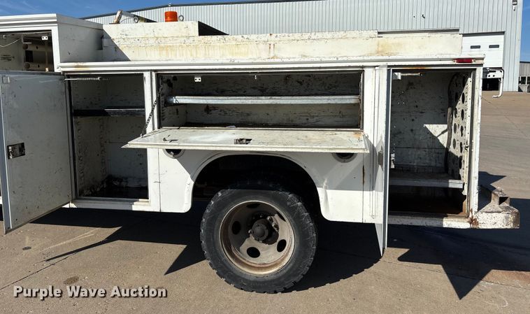 image for item DU1276 2000 Chevrolet C3500 utility bed pickup truck