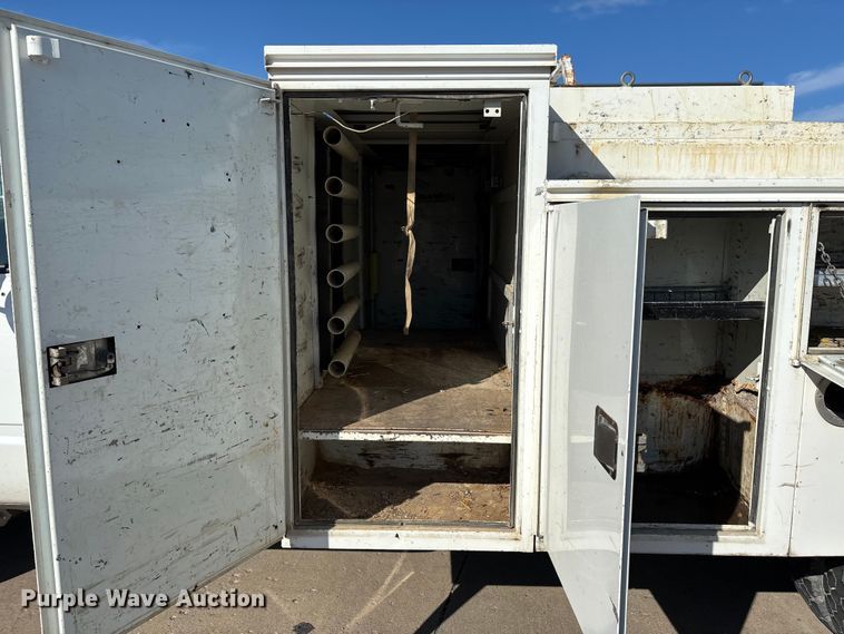 image for item DU1276 2000 Chevrolet C3500 utility bed pickup truck