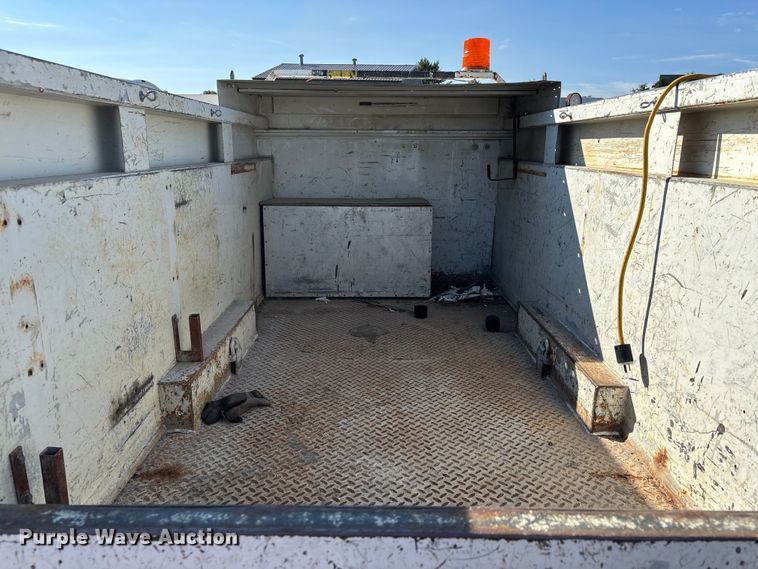 image for item DU1276 2000 Chevrolet C3500 utility bed pickup truck