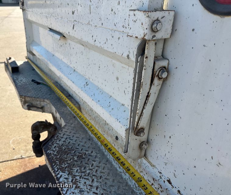 image for item DU1276 2000 Chevrolet C3500 utility bed pickup truck