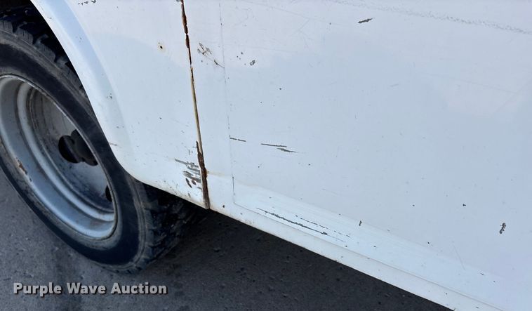 image for item DU1276 2000 Chevrolet C3500 utility bed pickup truck