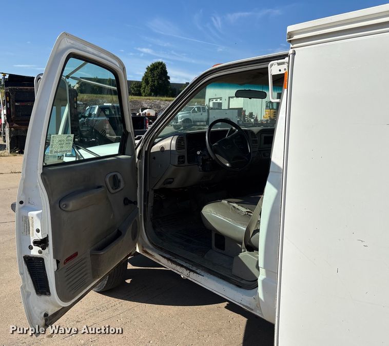 image for item DU1276 2000 Chevrolet C3500 utility bed pickup truck