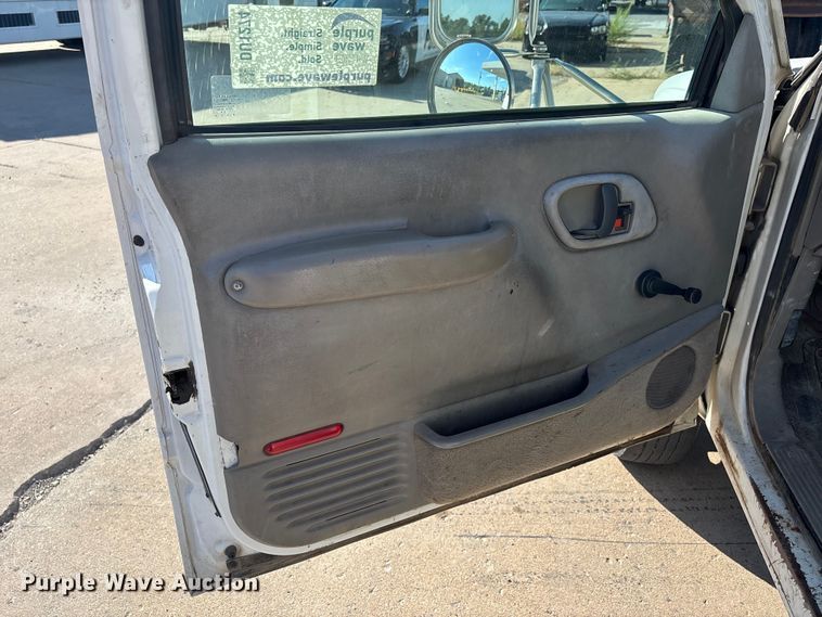 image for item DU1276 2000 Chevrolet C3500 utility bed pickup truck