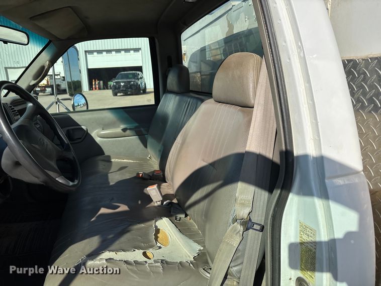 image for item DU1276 2000 Chevrolet C3500 utility bed pickup truck