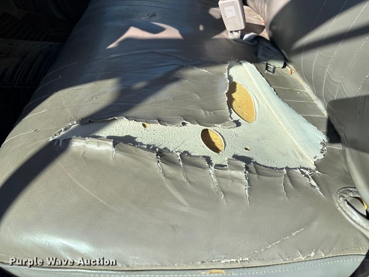 image for item DU1276 2000 Chevrolet C3500 utility bed pickup truck