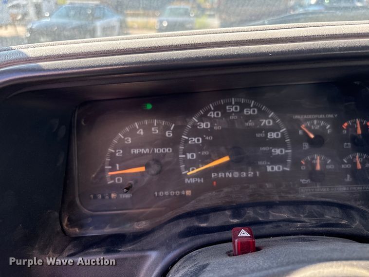 image for item DU1276 2000 Chevrolet C3500 utility bed pickup truck