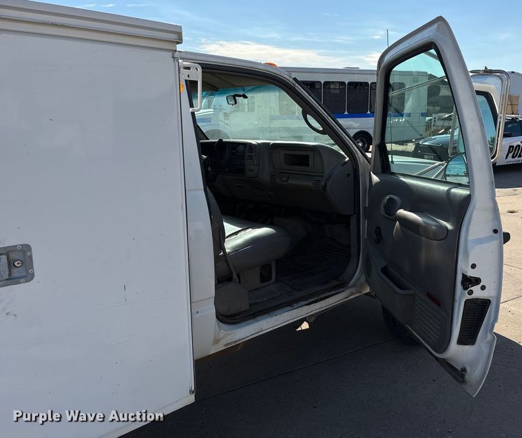 image for item DU1276 2000 Chevrolet C3500 utility bed pickup truck