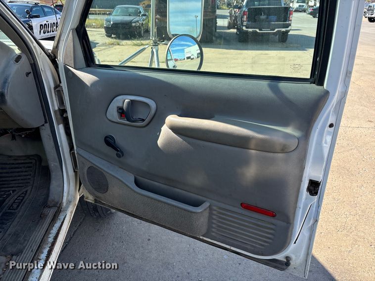 image for item DU1276 2000 Chevrolet C3500 utility bed pickup truck