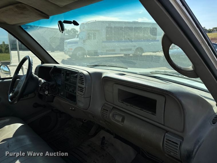 image for item DU1276 2000 Chevrolet C3500 utility bed pickup truck