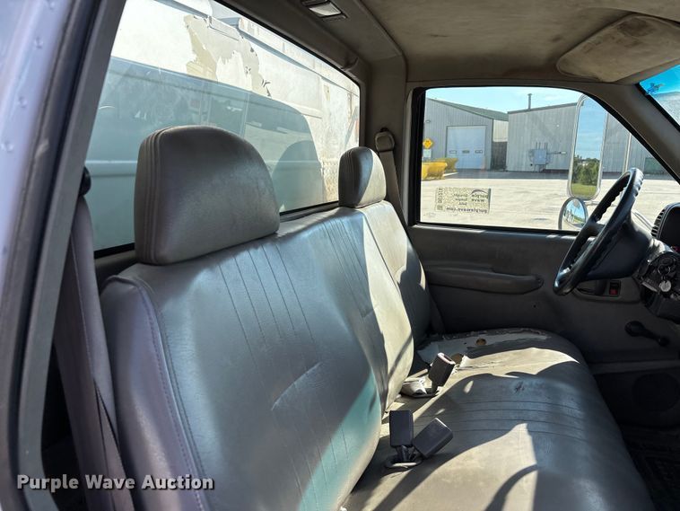 image for item DU1276 2000 Chevrolet C3500 utility bed pickup truck