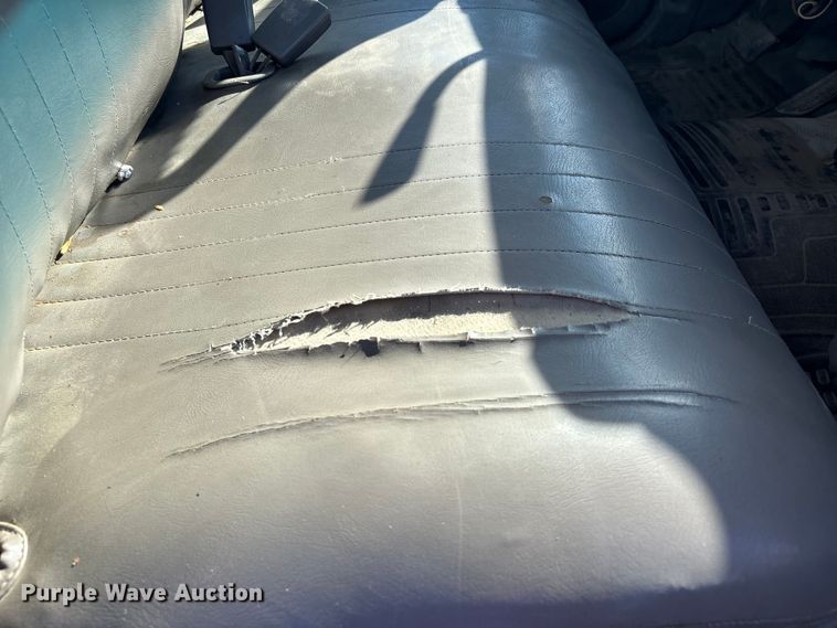 image for item DU1276 2000 Chevrolet C3500 utility bed pickup truck