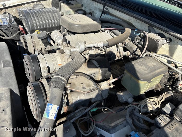 image for item DU1276 2000 Chevrolet C3500 utility bed pickup truck