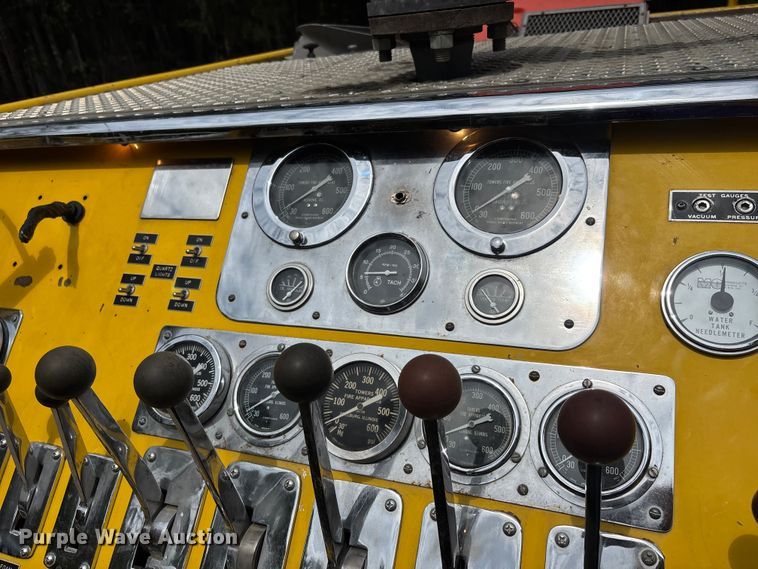 image for item DU1277 1979 International CO1950B pumper fire truck