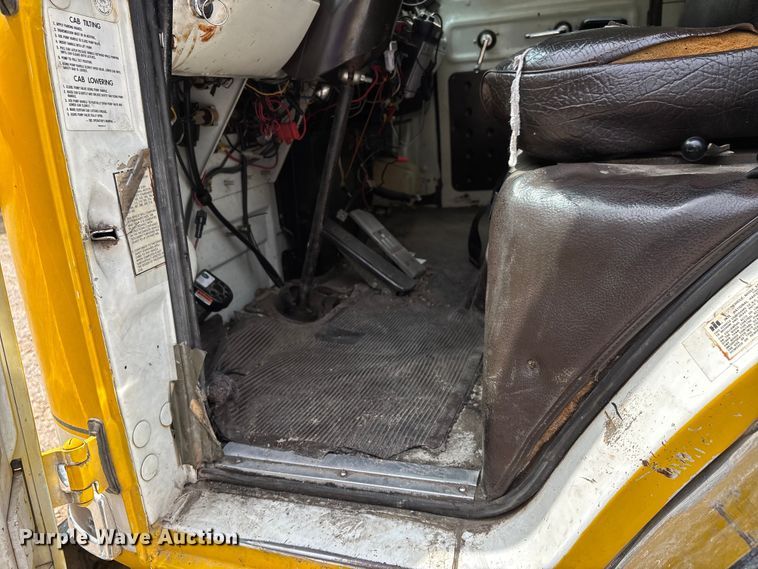 image for item DU1277 1979 International CO1950B pumper fire truck