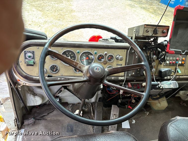 image for item DU1277 1979 International CO1950B pumper fire truck