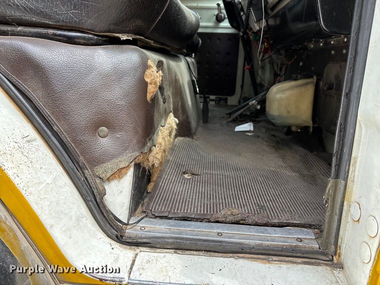 image for item DU1277 1979 International CO1950B pumper fire truck