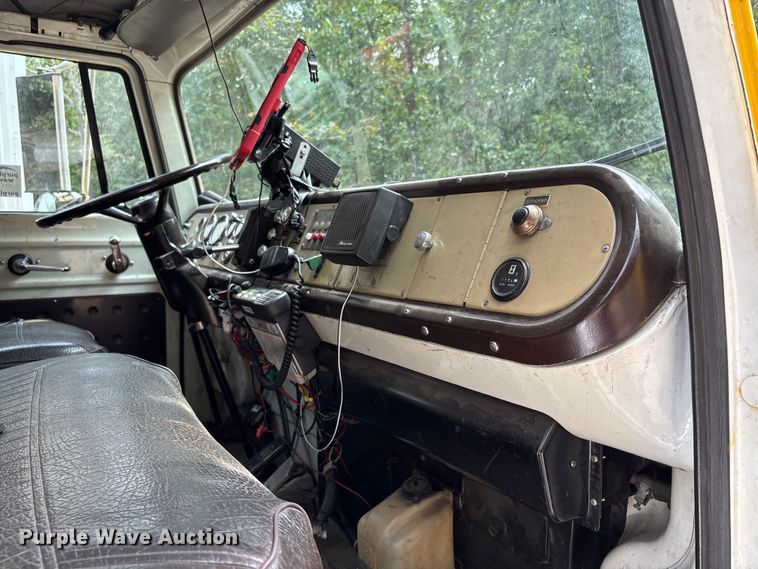 image for item DU1277 1979 International CO1950B pumper fire truck