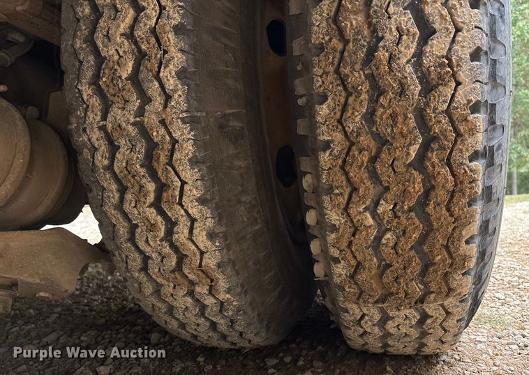 image for item DU1277 1979 International CO1950B pumper fire truck