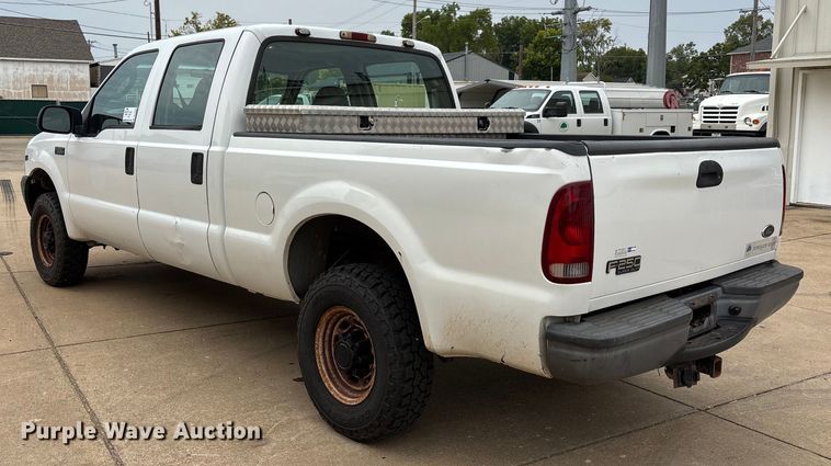 image for item DU1299 2003 Ford F250 Super Duty Crew Cab pickup truck